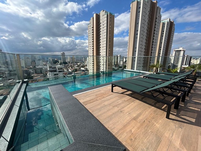 Estúdios com piscina e academia no rooftop