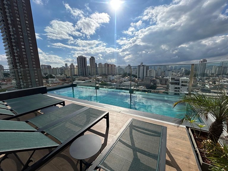 Estúdios com piscina e academia no rooftop