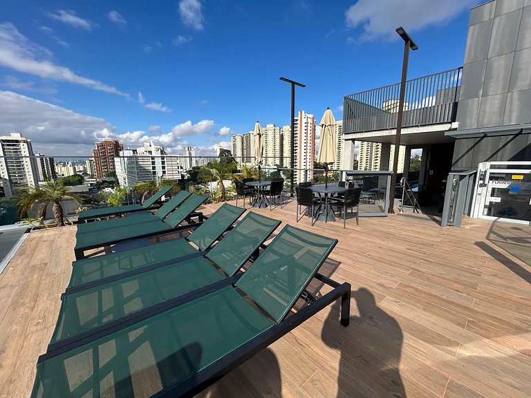 Estúdios com piscina e academia no rooftop